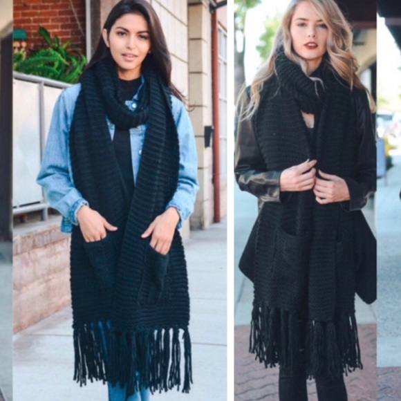 Last 1 ! New Oversized Scarf w/Pockets - Picture 4 of 8